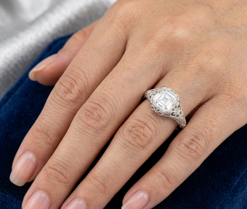 ASSCHER DIAMOND VINTAGE WEDDING RING