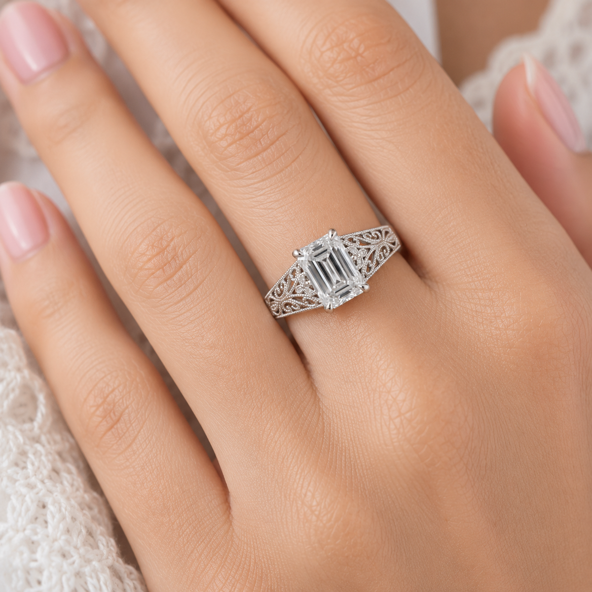 WHITE EMERALD DIAMOND VINTAGE ENGAGEMENT RING