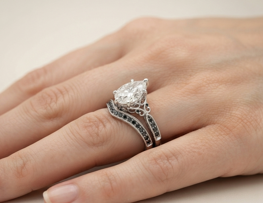 PEAR DIAMOND VINTAGE RING SET