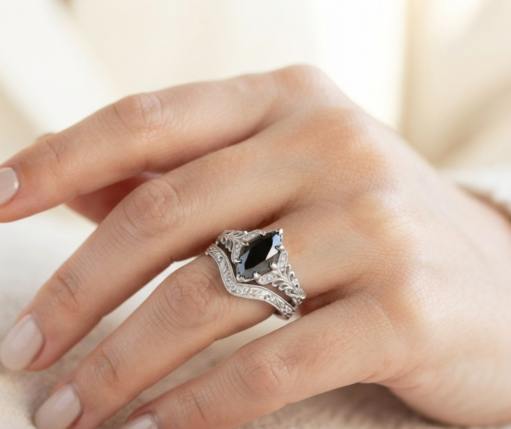 BLACK MARQUISE-CUT VINTAGE RING SET