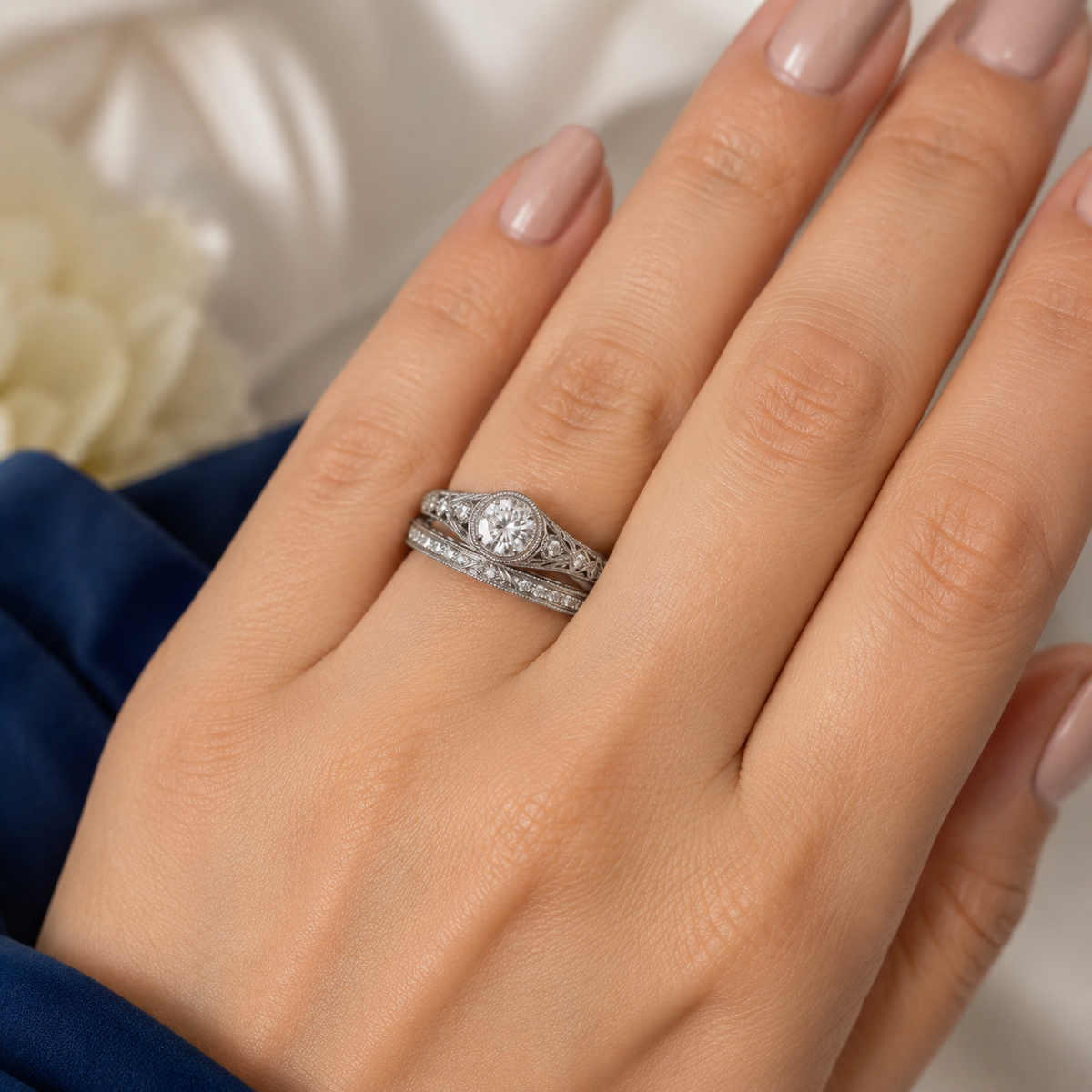 ROUND DIAMOND VINTAGE RING SET
