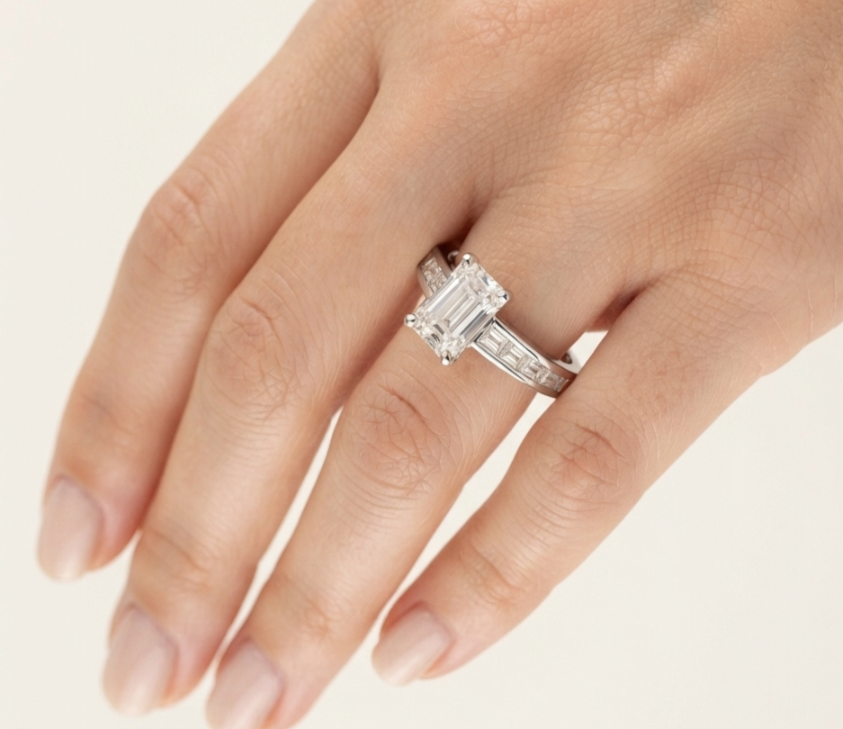 EMERALD-CUT SOLITAIRE ENGAGEMENT RING