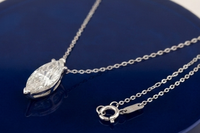 MARQUISE DIAMOND PENDANT NECKLACE