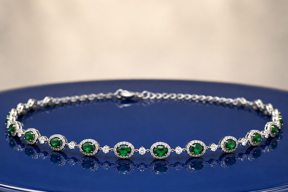 GREEN OVAL-CUT NECKLACE