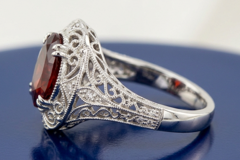 RUBY OVAL-CUT VINTAGE WEDDING RING