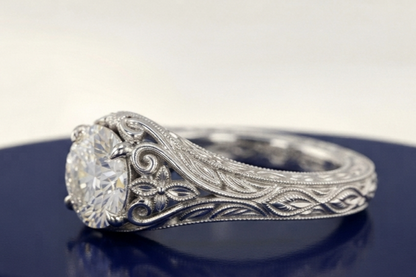 ROUND DIAMOND VINTAGE ENGAGEMENT RING