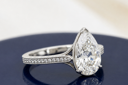 PEAR DIAMOND VINTAGE WEDDING RING