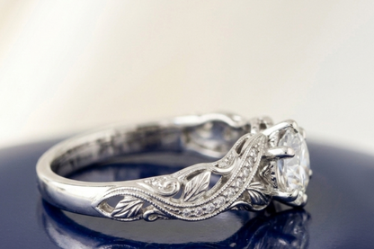 VINTAGE ROUND DIAMOND ENGAGEMENT RING