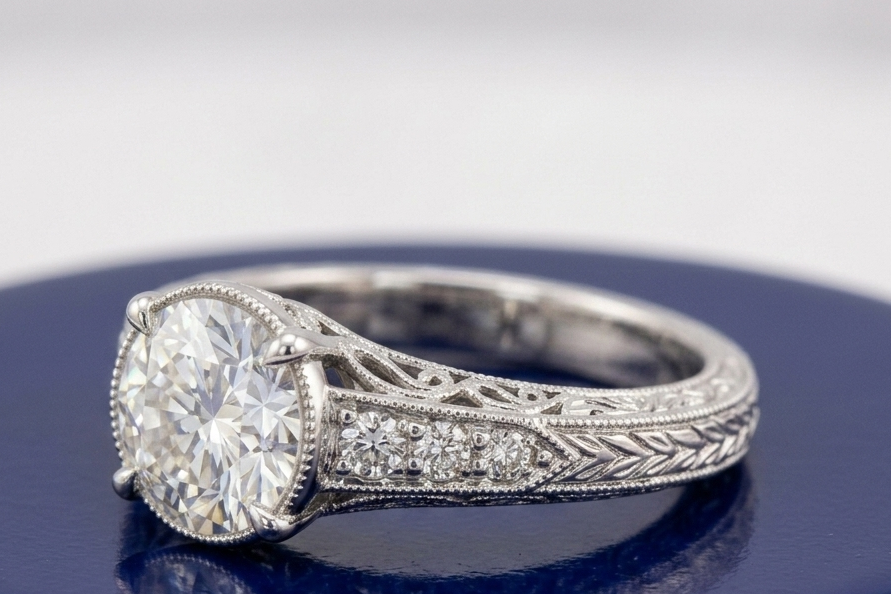 ROUND DIAMOND VINTAGE WEDDING RING