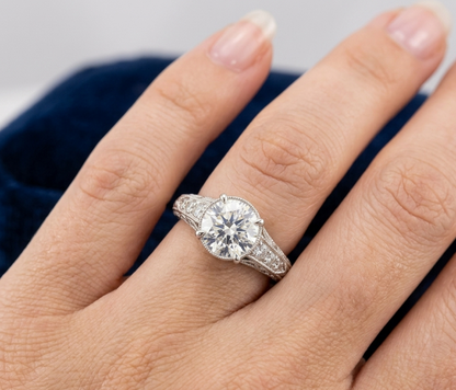 ROUND DIAMOND VINTAGE WEDDING RING