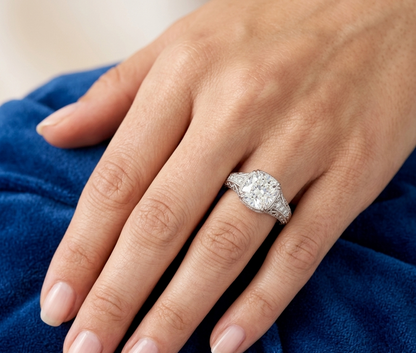 CUSHION DIAMOND VINTAGE WEDDING RING