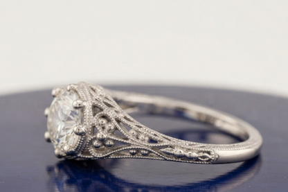 VINTAGE ROUND DIAMOND ENGAGEMENT RING