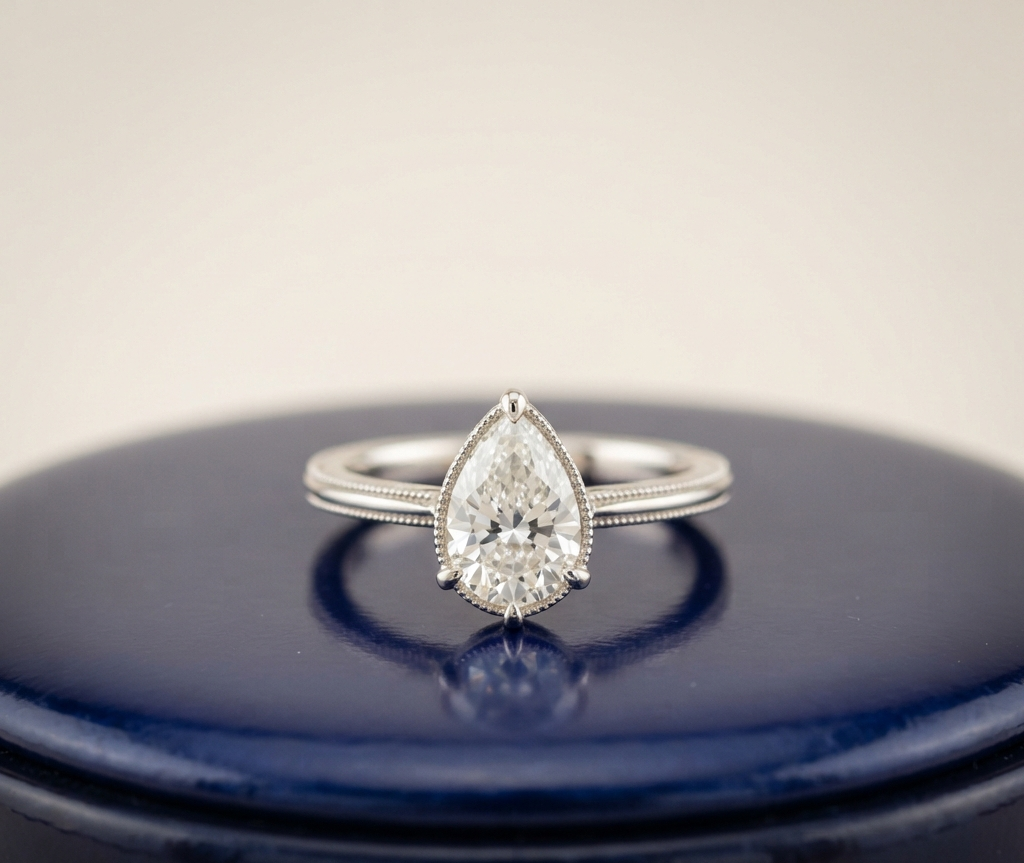 PEAR DIAMOND VINTAGE WEDDING RING