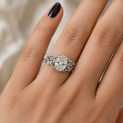 OVAL DIAMOND VINTAGE WEDDING RING