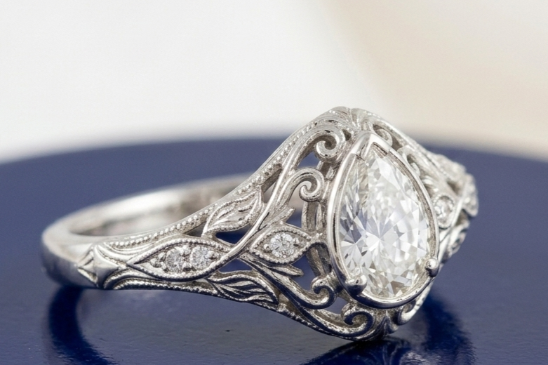 PEAR DIAMOND VINTAGE ENGAGEMENT RING