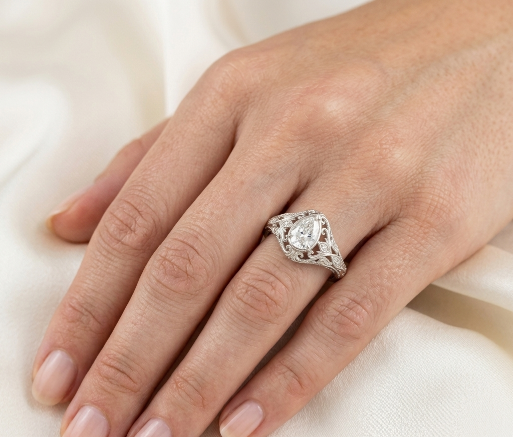 PEAR DIAMOND VINTAGE ENGAGEMENT RING