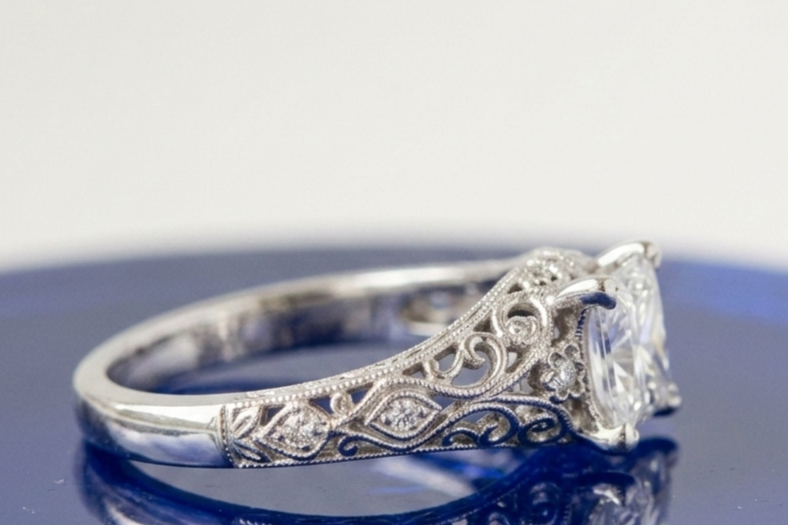 VINTAGE PRINCESS DIAMOND ENGAGEMENT RING