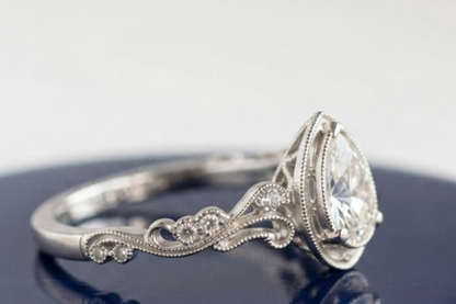 VINTAGE PEAR DIAMOND WEDDING RING