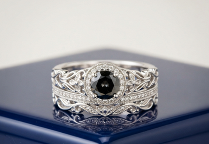 BLACK ROUND-CUT VINTAGE RING SET