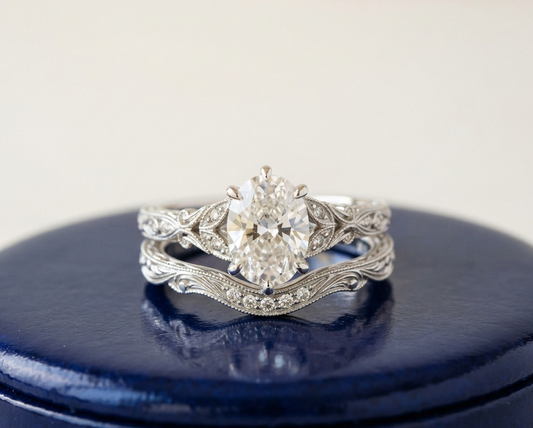 OVAL DIAMOND VINTAGE RING SET