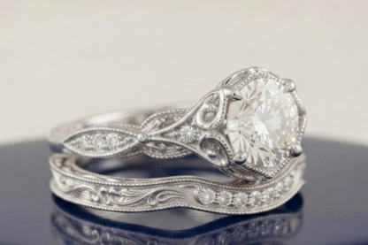 ROUND DIAMOND VINTAGE RING SET