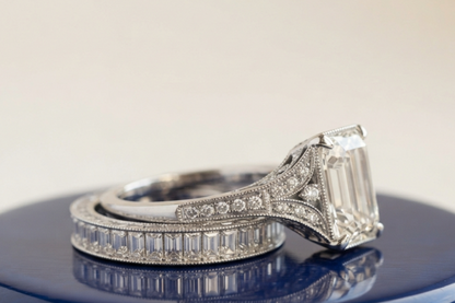 WHITE EMERALD DIAMOND VINTAGE RING SET