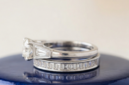 VINTAGE ROUND DIAMOND RING SET