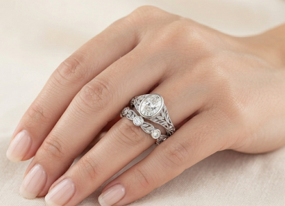 OVAL DIAMOND VINTAGE RING SET