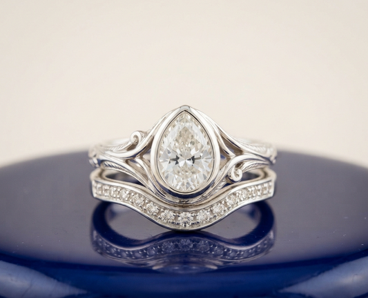 VINTAGE PEAR DIAMOND RING SET