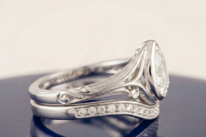 VINTAGE PEAR DIAMOND RING SET