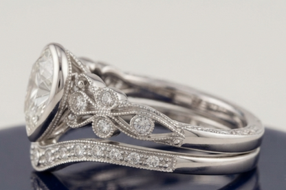 VINTAGE ROUND DIAMOND RING SET