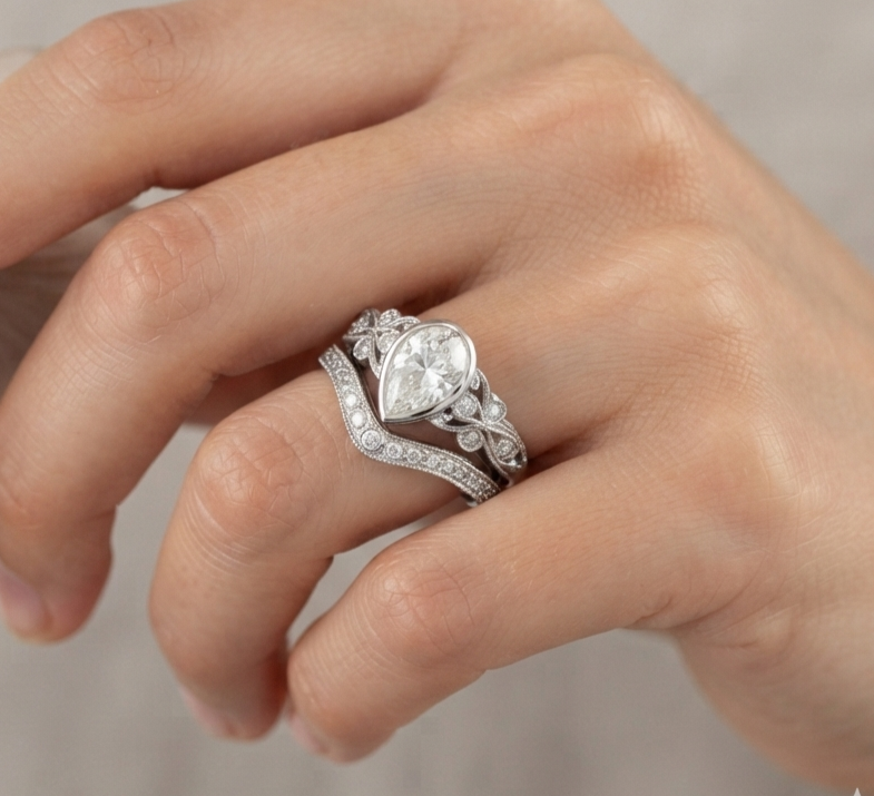 VINTAGE ROUND DIAMOND RING SET