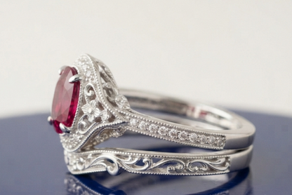 RUBY OVAL-CUT VINTAGE RING SET