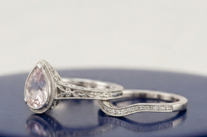 PINK PEAR-CUT VINTAGE RING SET