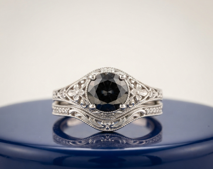 BLACK ROUND-CUT VINTAGE RING SET