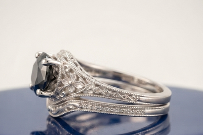 BLACK ROUND-CUT VINTAGE RING SET