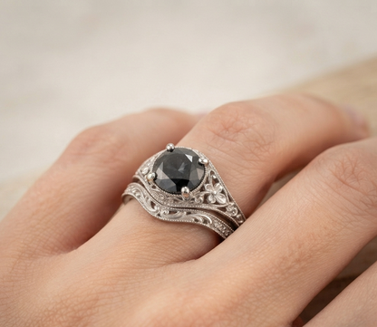BLACK ROUND-CUT VINTAGE RING SET