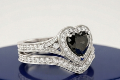 BLACK HEART-CUT VINTAGE RING SET