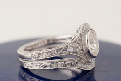 VINTAGE OVAL DIAMOND RING SET
