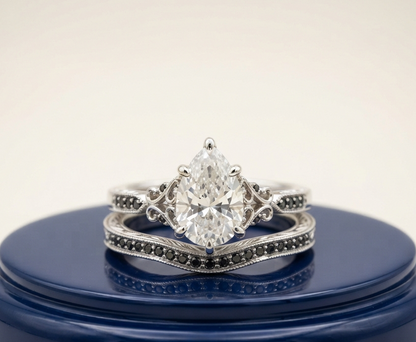 PEAR DIAMOND VINTAGE RING SET