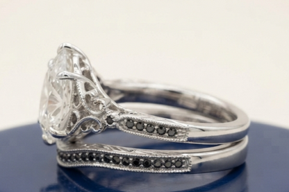 PEAR DIAMOND VINTAGE RING SET