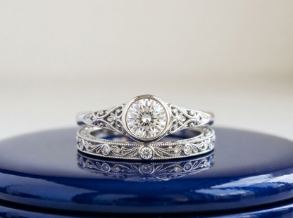 VINTAGE ROUND DIAMOND RING SET