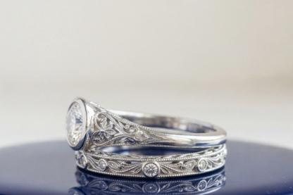 VINTAGE ROUND DIAMOND RING SET