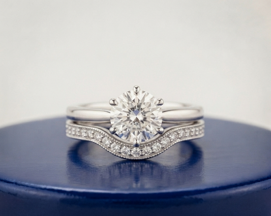 ROUND DIAMOND VINTAGE RING SET