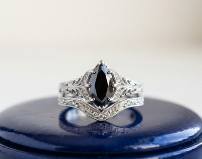 BLACK MARQUISE-CUT VINTAGE RING SET