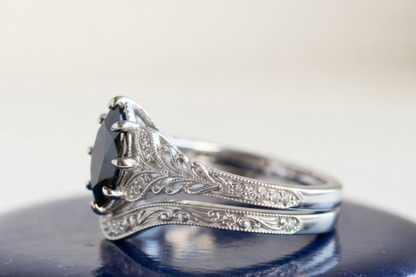 BLACK MARQUISE-CUT VINTAGE RING SET