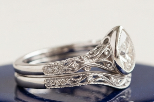 VINTAGE PEAR DIAMOND RING SET