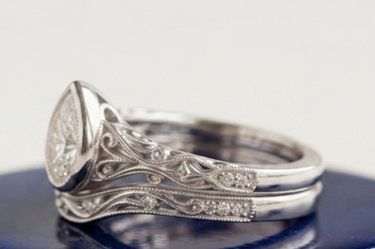 VINTAGE PEAR DIAMOND RING SET