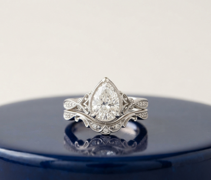 PEAR DIAMOND VINTAGE RING SET