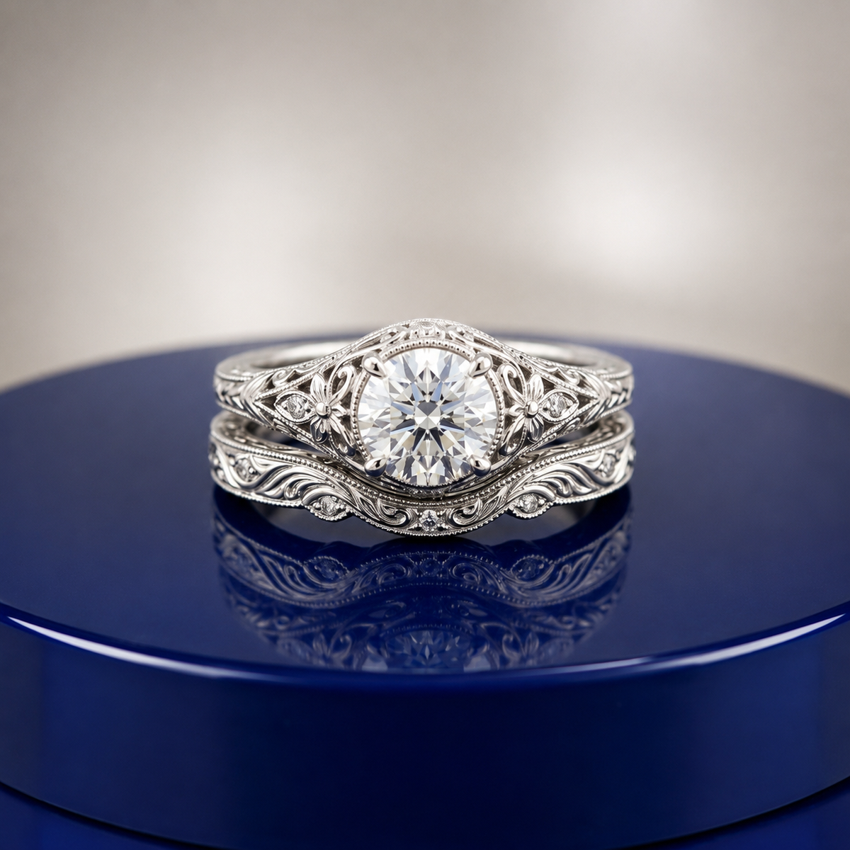 VINTAGE ROUND DIAMOND RING SET